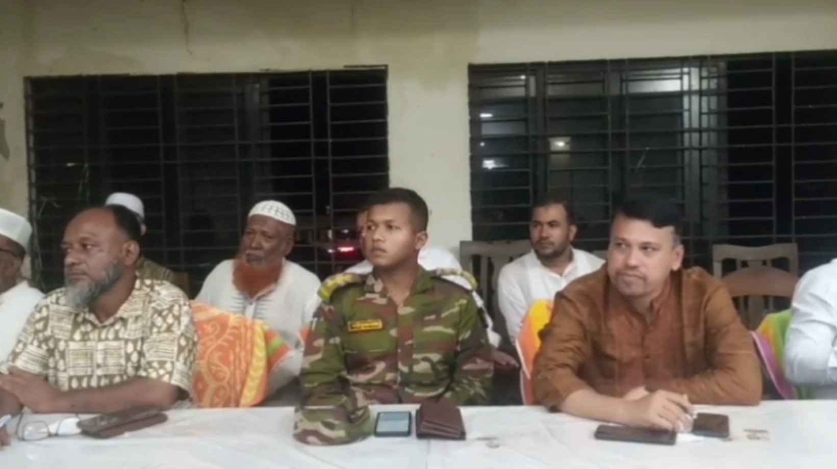 চৌমুহনীয়ে যানজট নিরসনে ব্যবসায়ী ও প্রশাসনের মতবিনিময় সভা